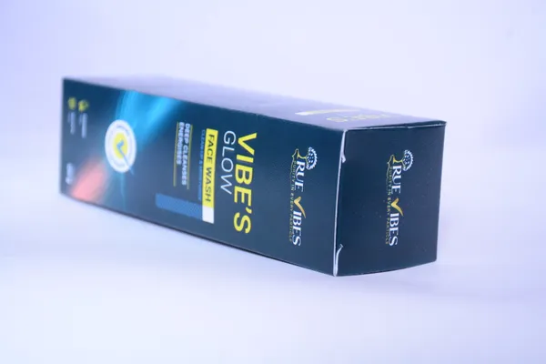 Vibe'S_Glow_Facewash_Brightens_And_Keep_Hydrates