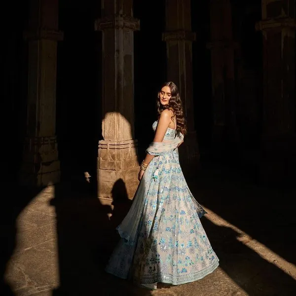 Off_White_color_Bridal_Semi-Stitched_Lehenga_Choli_Set_For_Women