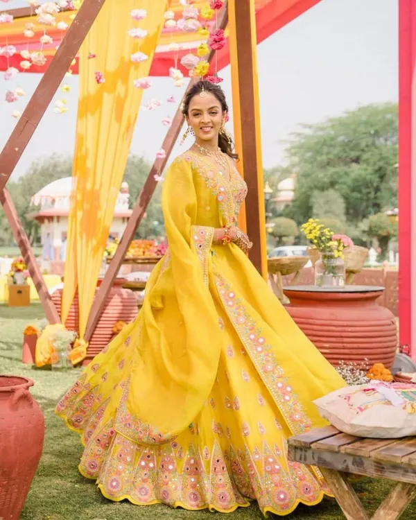Yellow_Georgette_Semi-Stitched_Lehenga_Choli_With_Dupatta_Set_For_Haldi_Function
