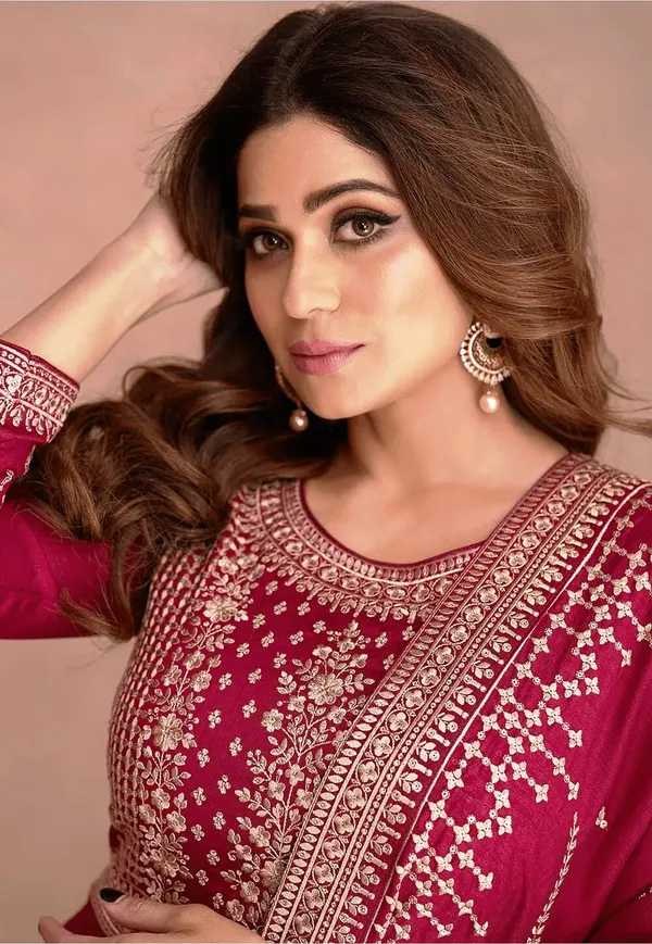 Omkar_Tex's_Anarkali_Gown_with_Dupatta_Set_for_Women,_Ready_to_wear,_Chinon_Silk_Fabric_||_Ethnic_Gown