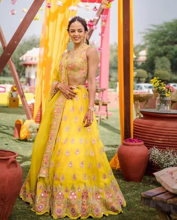 Yellow_Faux_Georgette_Bridal_Semi-Stitched_Lehenga_Choli_With_Dupatta_Set_For_Women