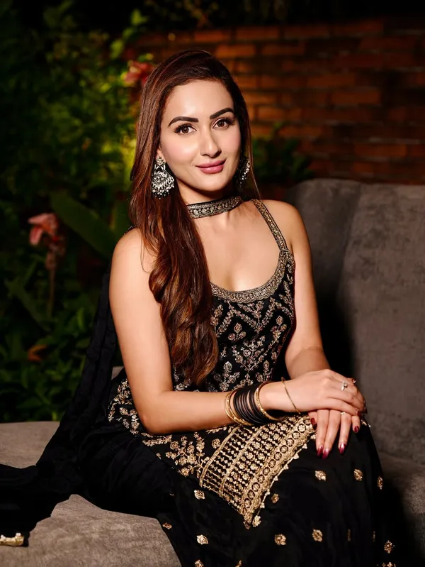 Black_Kurti_Sharara_Suit_With_Dupatta_Set_For_Women