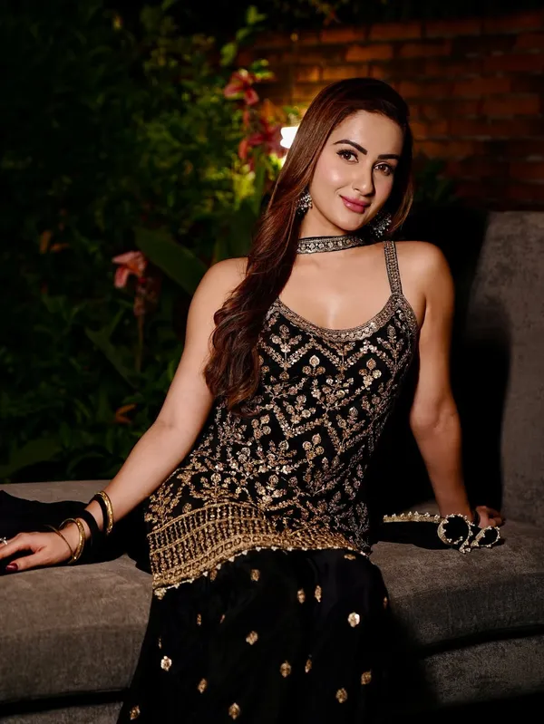 Black_Kurti_Sharara_Suit_With_Dupatta_Set_For_Women