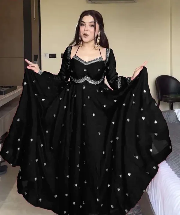 Black_color_Anarkali_Gown_With_Dupatta_Set_For_Women