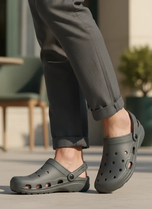 Black_Ethylene_Vinyl_Acetate_Clogs_For_Men