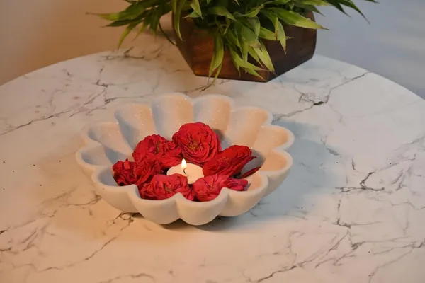 White_Marble_Leher_Urli_Handcrafted_Decorative_Centerpiece_For_Home,_Weddings,_And_Festive_Occasions_Traditional_Decor_I_Traditional_Decor_I_8_Inch_Uruli