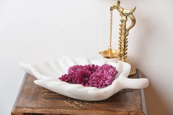 White_Exquisite_Marble_Leaf-Shaped_Decorative_Plate_Perfect_For_Home_Decor_And_Festive_Use_I_Handcrafted_Centerpiece_For_Home,_Weddings,Festive_Occasions_Traditional_Decor,_12_Inch