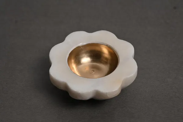 White_Diya_Marble_And_Brass_(Round)