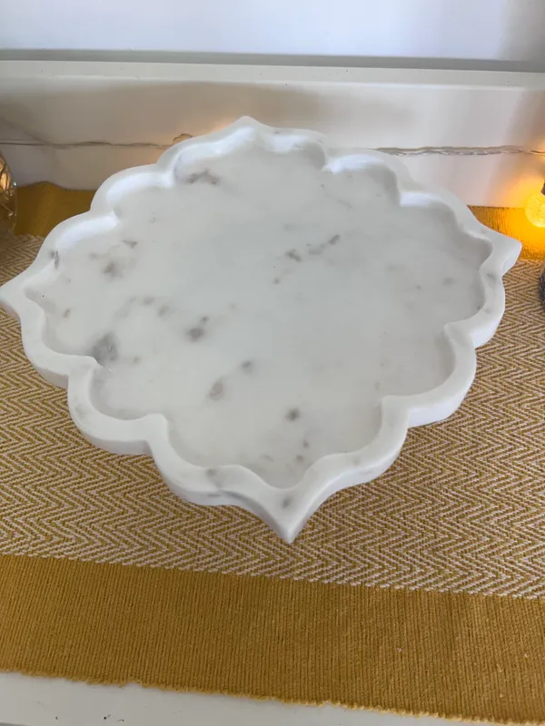 White_Polished_Marble_Base_For_Candles_And_Ornaments_Mehrab_Tray