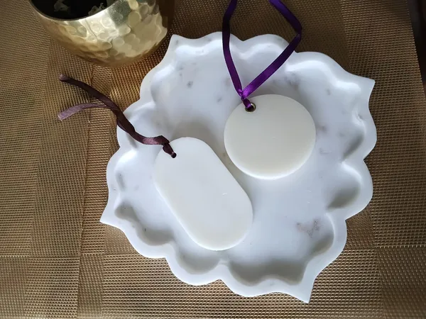 White_Polished_Marble_Base_For_Candles_And_Ornaments_Mehrab_Tray
