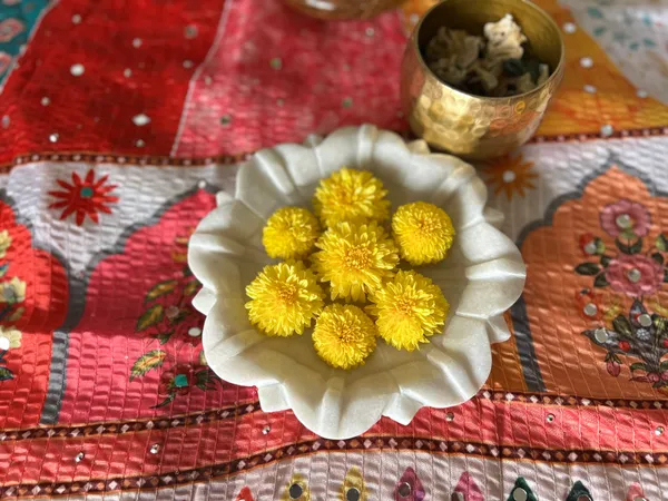 White_Decorative_Marble_Polished_URLI_Bowl_Handcrafted_Floral_Centerpiece_For_Home,_Weddings_&_Festive_Decor,_9_Inch