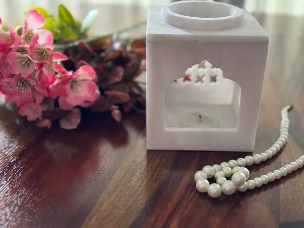 White_Handcrafted_Marble_Tealight_Candle_Holder_Marble_Oil/Aroma_Diffuser_Decoration_Items_For_Home_Garden,Office_Handmade_By_Indian_Artisans_Festive_Gifting_Temple_Shape
