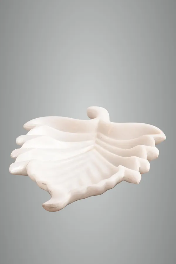 White_Exquisite_Marble_Leaf-Shaped_Decorative_Plate_Perfect_For_Home_Decor_And_Festive_Use_I_Handcrafted_Centerpiece_For_Home,_Weddings,Festive_Occasions_Traditional_Decor,_12_Inch
