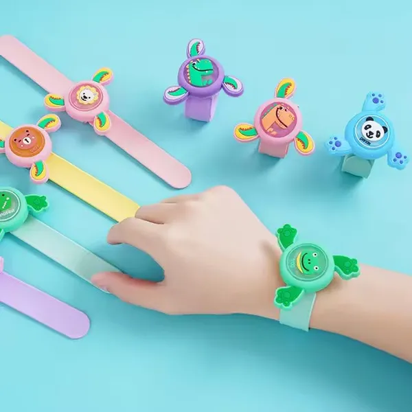 Kids_Spinning_Wrist_Band_For_Boys_And_Girls_|_Spinning_Slap_Band_With_Led_Light_Up,_Great_Birthday_Gift_Toys_For_Kids_