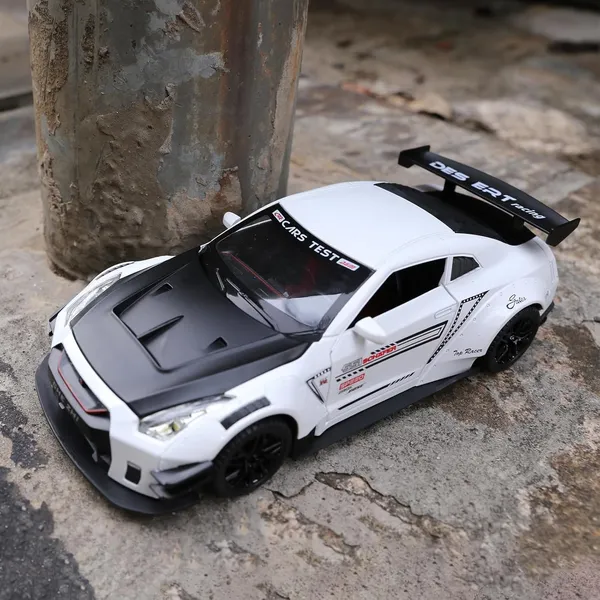 Gtr_White_1/24_Scale_Compatible_For_Nissan_Gtr_Model_Car_Toy,_Zinc_Alloy_Pull_Back_Toy_Car_With_Sound_And_Light_For_Kids_Boy_Girl_Gift_Gtr_White