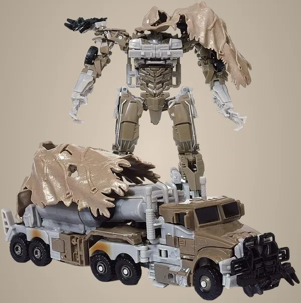 Multicolor_Biegtron_2-In-1_Transforming_Robot_Tanker_Toy_Battle-Worn_Action_Figure_With_Cape_&_Heavy-Duty_Tank_Mode_For_Kids_&_Collectors