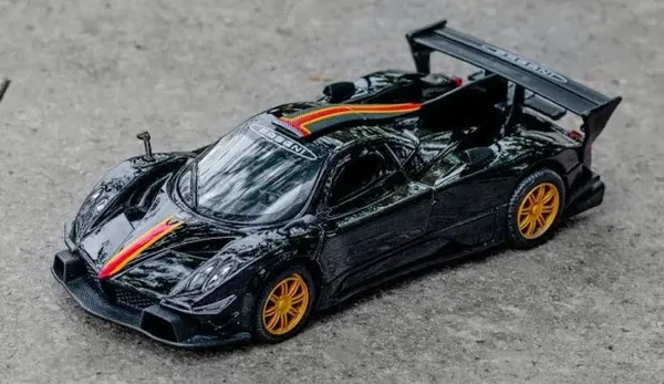 Multicolor_1:31_Scale_Pagani_Zonda_Die-Cast_Model_Car_Pull-Back_Action_With_Lights,_With_Display_Tray,_Collectible_Toy_For_Kids_&_Adults