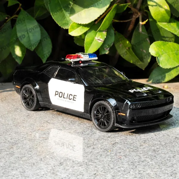 Black_1:24_Dodge_Challenger_Srt_Hellcat_Die?Cast_Police_Car_Model_For_Boys,With_Lights_&_Sounds_-_Pull?Back,_Openable_Doors_-_Collectible_Toy_Gift_For_Kids_3-12,_Black