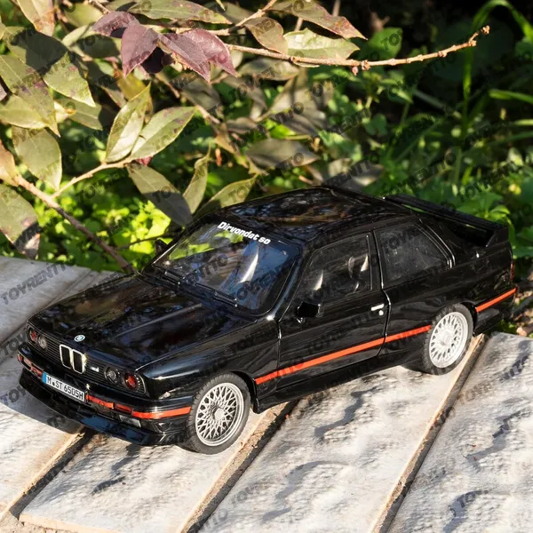 Black_1:24_Bmw_M3_1988_Die-Cast_Alloy_Model_Car_-_Pull_Back_Toy_Car_With_Sound_&_Light,_Realistic_Collectible_Car_For_Kids_&_Adults-Black