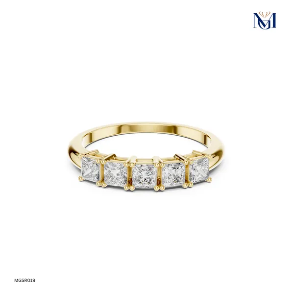 Elegant_Five_Princess_Moissanite_Ring_Crafted_in_925_Silver