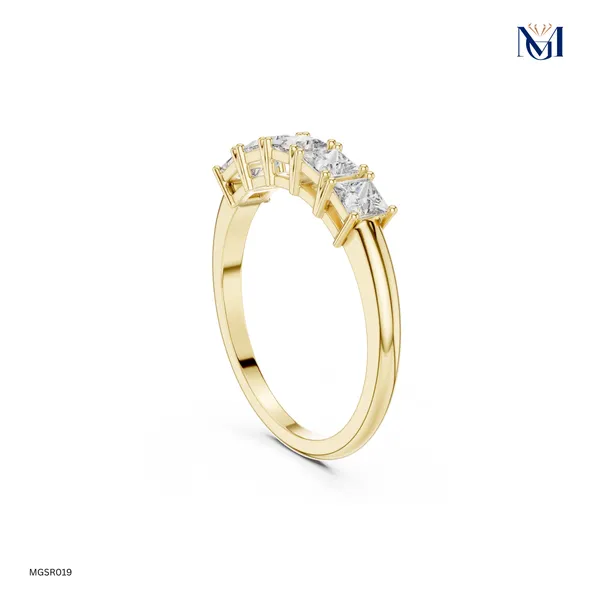 Elegant_Five_Princess_Moissanite_Ring_Crafted_in_925_Silver