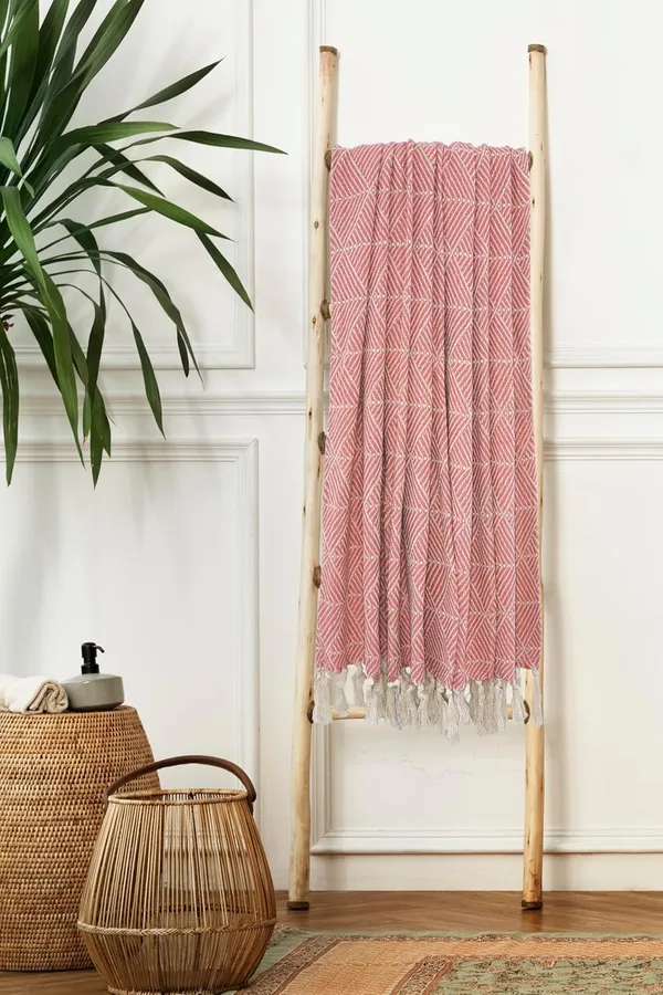 Pink_Diamond_Woven_Cotton_Throw_228X254_Cm_Terracotta_Pink_Cover_For_Sofa_Bed_Chair_&_Travel_Ideal_For_All_Season_(Pack_Of_1)