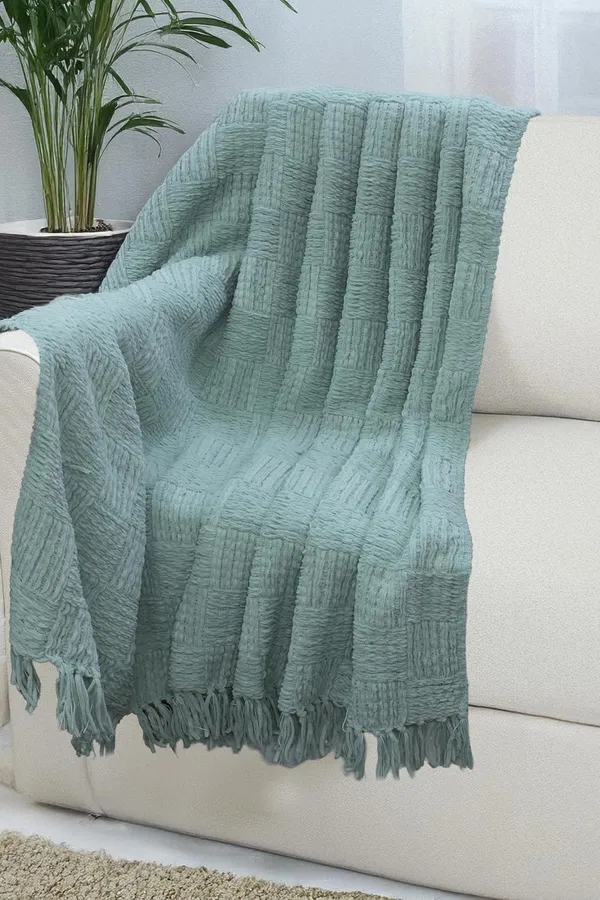 Ice_Blue_Premium_Feather_Soft_Chenille_Woven_Throw_Blanket_Throw_For_Sofa_Bed_Room_Living_Room_With_Soft_Fringes_Ice_Throw_Blanket_130X170_Cm_(Pack_Of_1)