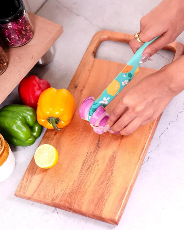 Brown_Natural_Wood,_Handcrafted,_Eco-Friendly_Chopping_Board