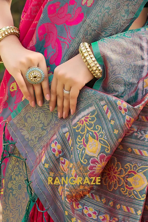 Red_Banarasi_Silk_Saree_For_Women