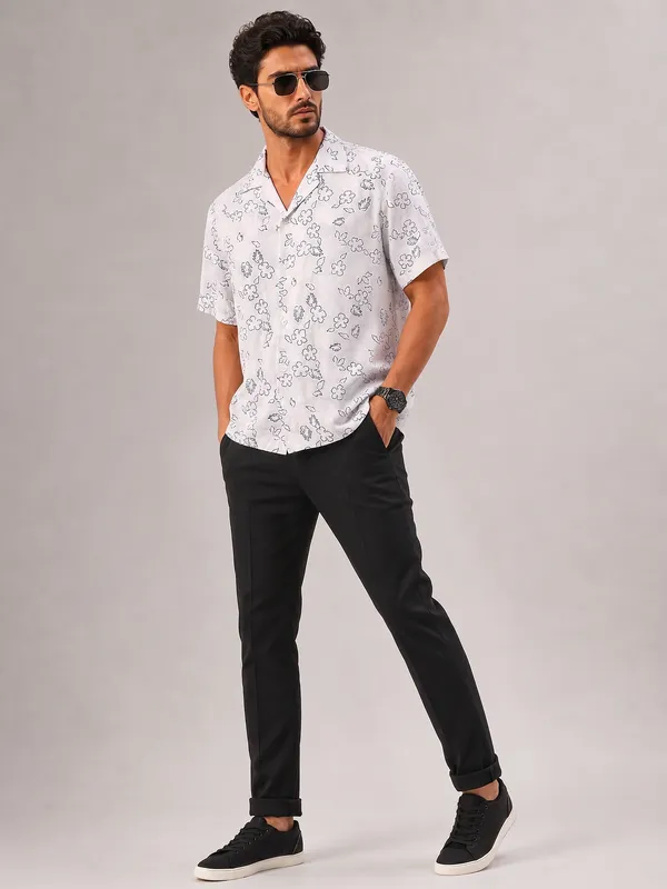Men_Half_Sleeve_Floral_Print_Shirt
