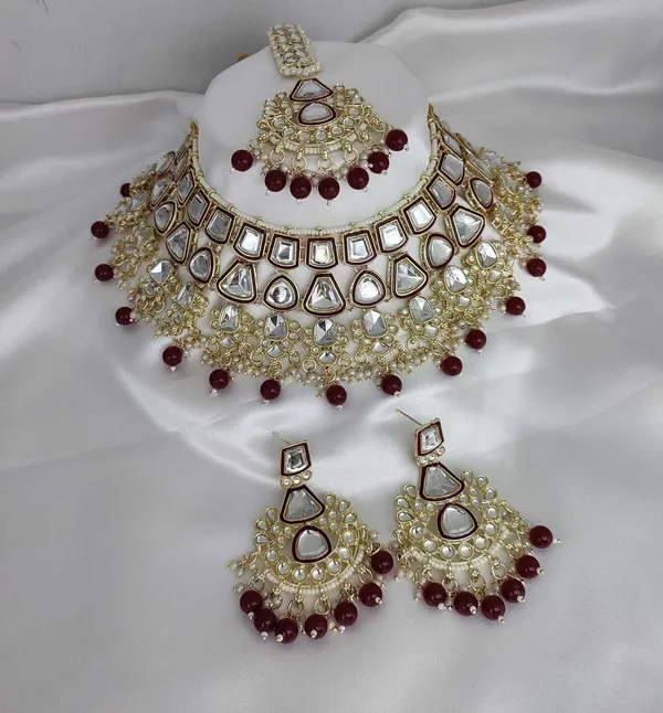 Maroon_Gold_Plated_Necklace,_Earring_&_Maang_Tikka_Set_For_Girls_&_Women