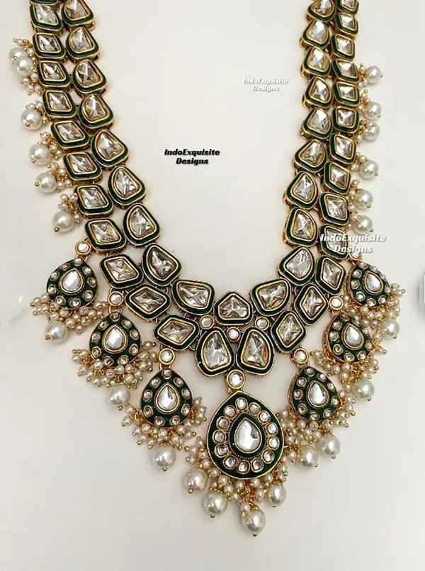 White_&_Gold_Gold_Plated_Necklace,_Earring_&_Maang_Tikka_Set_For_Girls_&_Women