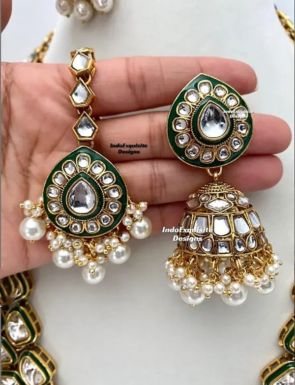 White_&_Gold_Gold_Plated_Necklace,_Earring_&_Maang_Tikka_Set_For_Girls_&_Women