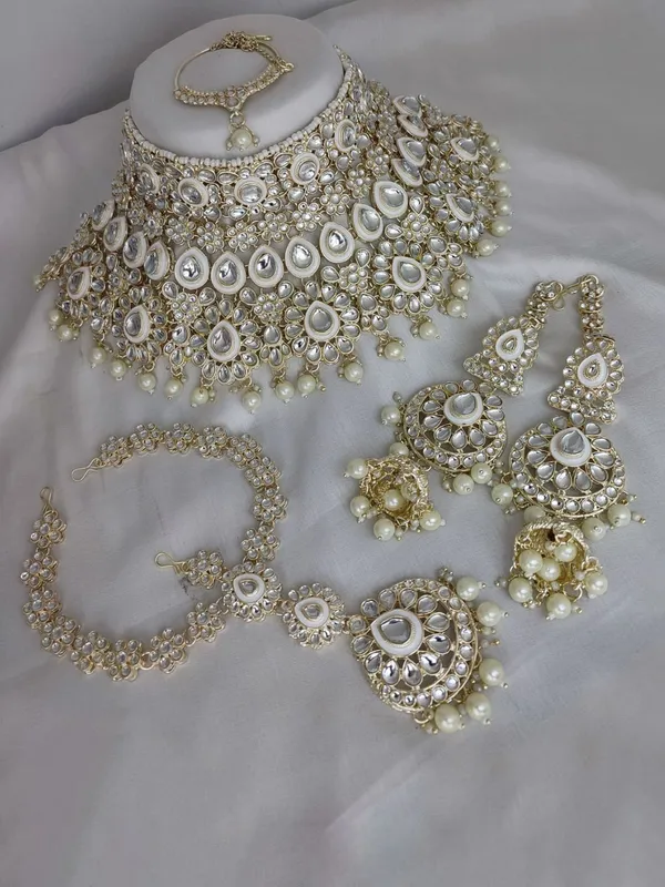 White_Gold_Plated_Necklace,_Earring,_Maang_Tikka_&_Nose_Ring_Set_For_Girls_&_Women