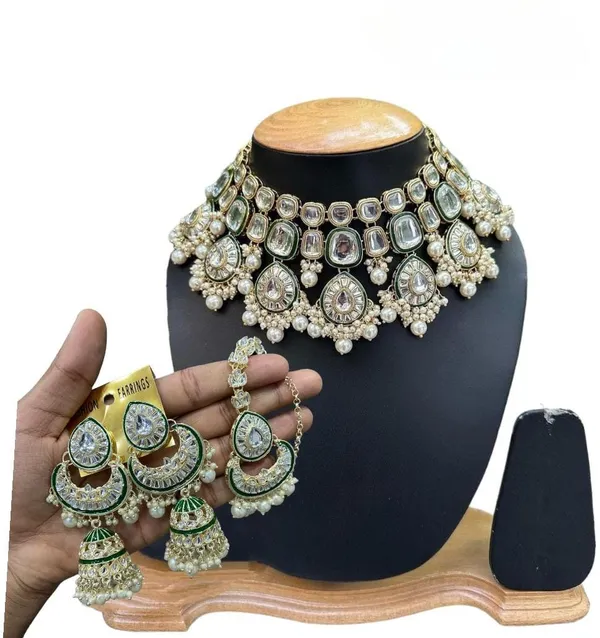 White_Gold_Plated_Necklace,_Earring_&_Maang_Tikka_Set_For_Girls_&_Women