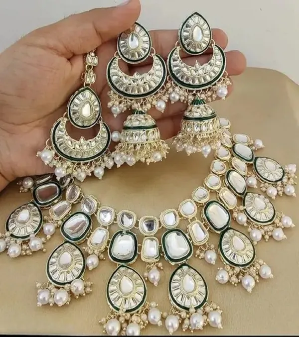 White_Gold_Plated_Necklace,_Earring_&_Maang_Tikka_Set_For_Girls_&_Women
