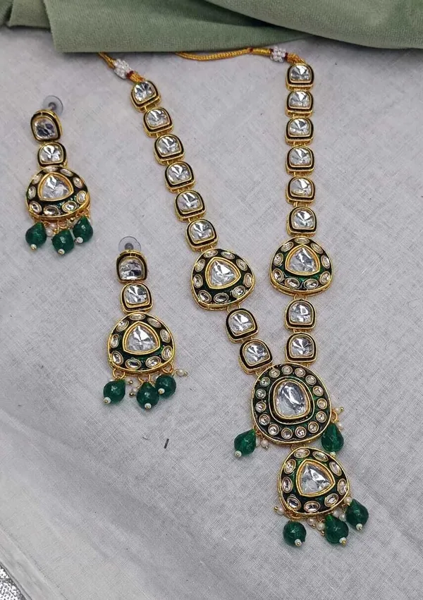 Green_Gold_Plated_Necklace,_Earring_&_Maang_Tikka_Set_For_Women