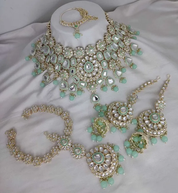 Green_Gold_Plated_Necklace,_Earring,_Maang_Tikka_&_Nose_Ring_Set_For_Girls_&_Women