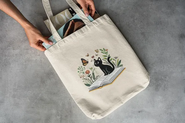 White_Canvas_Tote_Bag_For_Women