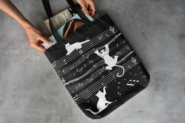 Black_&_White_Canvas_Musical_Cat_Tote_Bag_With_Zipper_And_Pocket