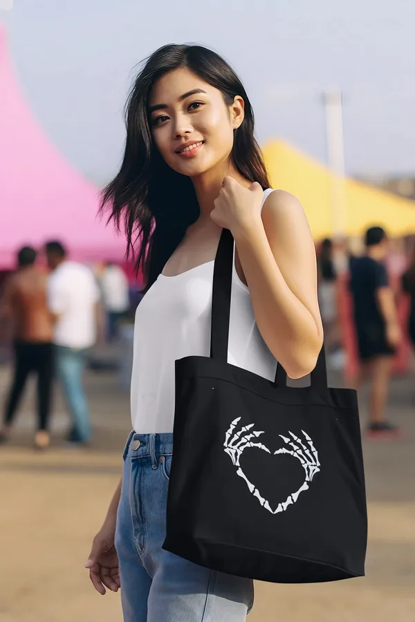 Black_Heart_Printed_Canvas_Tote_Bags_With_Zipper_And_Pocket