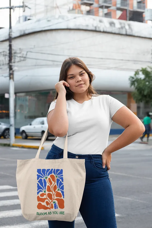 White_Canvas_Tote_Bag_For_Girls
