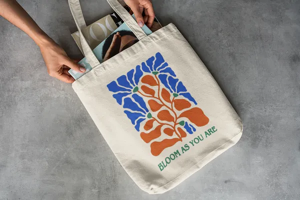 White_Canvas_Tote_Bag_For_Girls