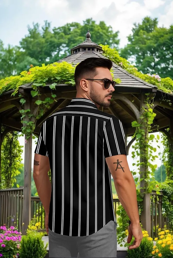Black_Striped_Short_Sleeve_Casual_Shirt_Vertical_Pattern,_Summer_Cotton