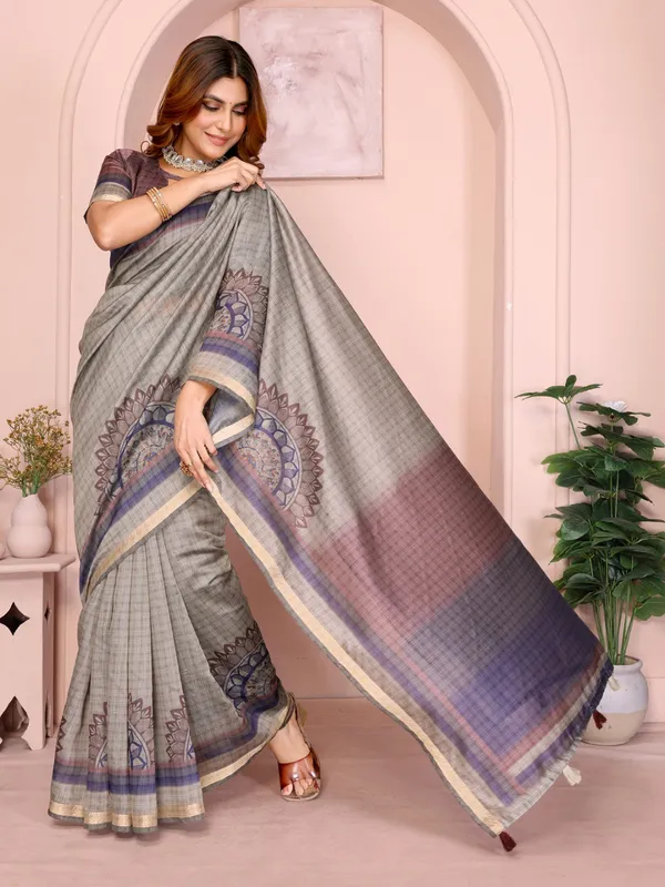 Grey_Checked_Black_Chanderi_Saree_For_Women