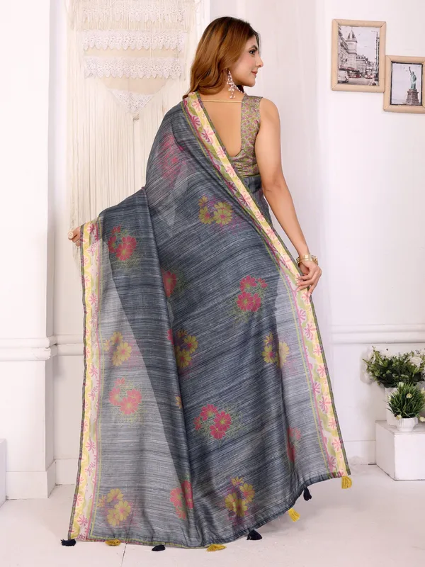 Grey_Floral_Printed_Chanderi_Saree_For_Women