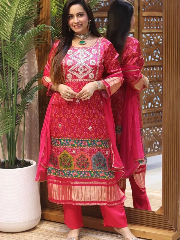 Pink_Heavy_Fancy_Pair_&_Dupatta_Set