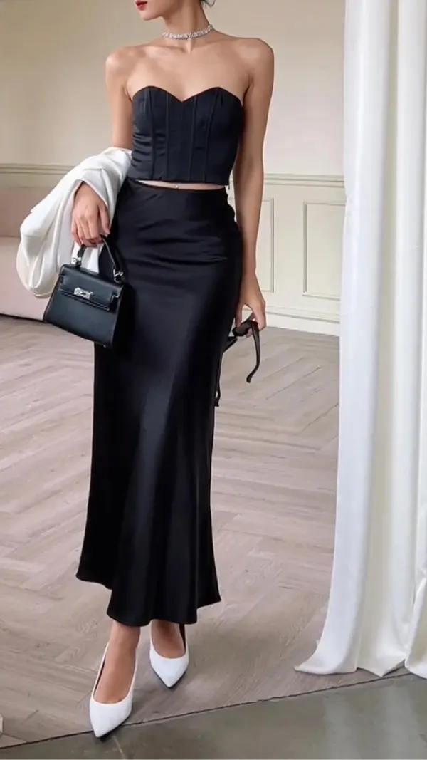 Women_silk_maxi_skirt,_wedding_guest_skirt