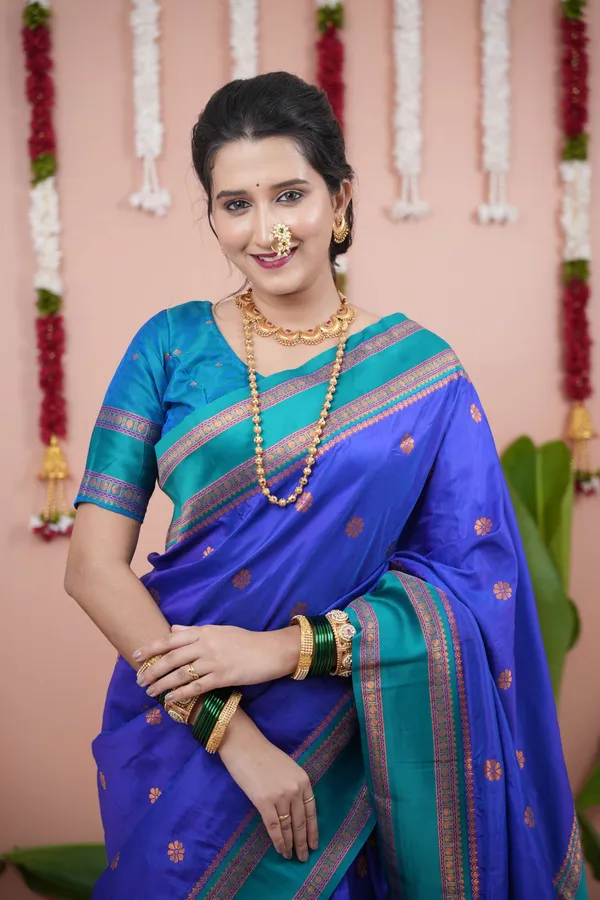 Royal_Blue_Premium_Two_Tone_Soft_Silk_Narayan_Border_with_Rich_woven_contrast_Zari_Pallu_Saree