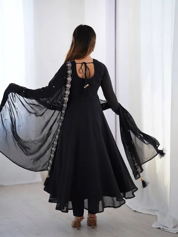 Black_Pure_Soft_Fox_Georgette_Most_Trendy_Fabric_Fully_Flair_Anarkali_With_Dupatta_And_Pant_Ready_To_Wear